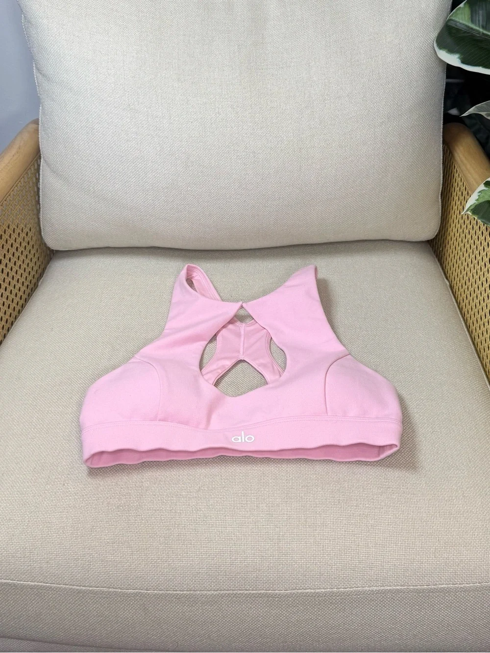 Alo Yoga Keyhole Sports Bra Size small